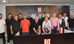 Balıkesirspor Teknik Direktör Levent Eriş’le yeni sözleşme imzaladı