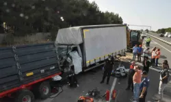 Edirne Keşan'da Korkunç Kaza: Kamyonet Buğday Yüklü Traktöre Çarptı, 3 Kişi Öldü, 1 Yaralı