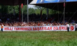 A Milli Futbol Takımı'na Kırkpınar Yağlı Güreşleri'nde destek yağdı!