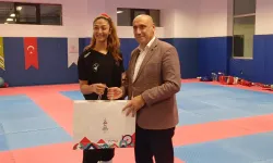 Üç Türk tekvandocuya olimpiyat kitleri takdim edildi