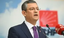 CHP lideri Özel'e protestolu karşılama!