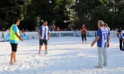 Çankırı Tuz Festivali'nde tuzdan sahada futbol ve voleybol maçı yapıldı