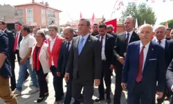 Zafer Bayramı kutlamalarında CHP lideri Özel'e protokol konuşmasında söz hakkı verilmedi