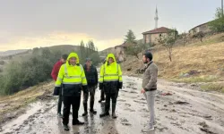 Ankara'da sağanak yağış hayatı felç etti! Meydanlar sele teslim oldu!