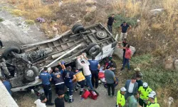 Sivas'ta tarım işçilerini taşıyan minibüs devrildi: Çok sayıda yaralı var!