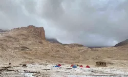 Niğde'de mevsimin ilk karı düştü!