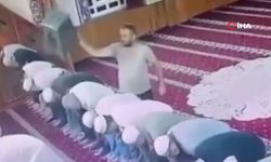 Namaz kıldıran imama vurdu, cemaat tabure ve vantilatörle karşılık verdi!