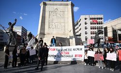 Ankara'da Yüksek Türk Gençliği grubuna üye olan öğrenciler kadın cinayetlerini protesto etti