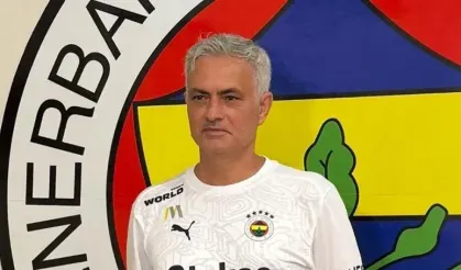 Fenerbahçe'de yeni dönem başladı! Jose Mourinho'dan Net Tavır: Aidiyet Hissi Olmayan Oyuncuya Yer Yok!