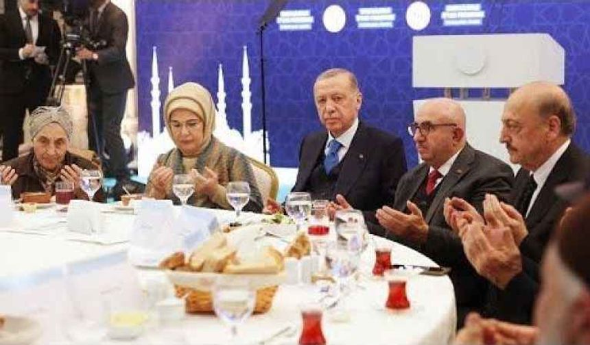 Cumhurbaşkanı Erdoğan: Milletimizle beraber bütün engelleri aşacağız