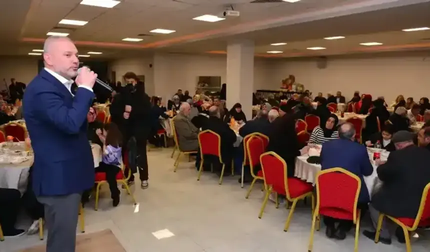 Yenimahalle Belediye Başkan Adayı Abdulkadir Aydoğan, iftarda vatandaşlarla buluştu