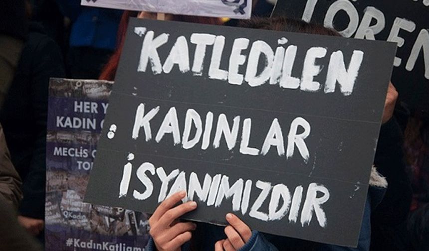 Çanakkale'de Kadın Cinayetlerine Tepki: İki Kadın Cinayetini Protesto Etmek İçin Yürüdüler!