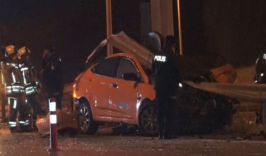 Ankara’da feci! Taksi bariyerlere ok gibi saplandı: Sürücü öldü!